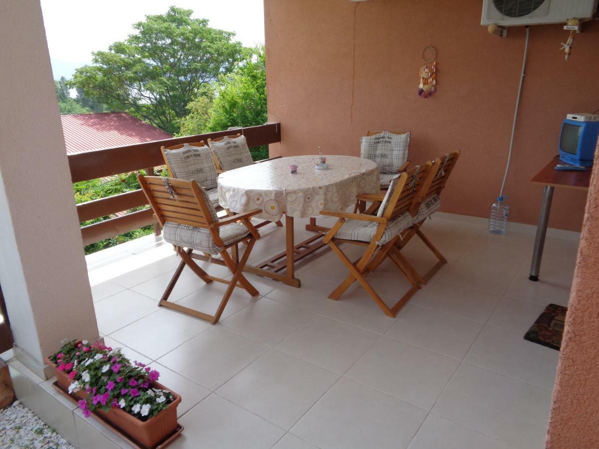 Golf Apartment *